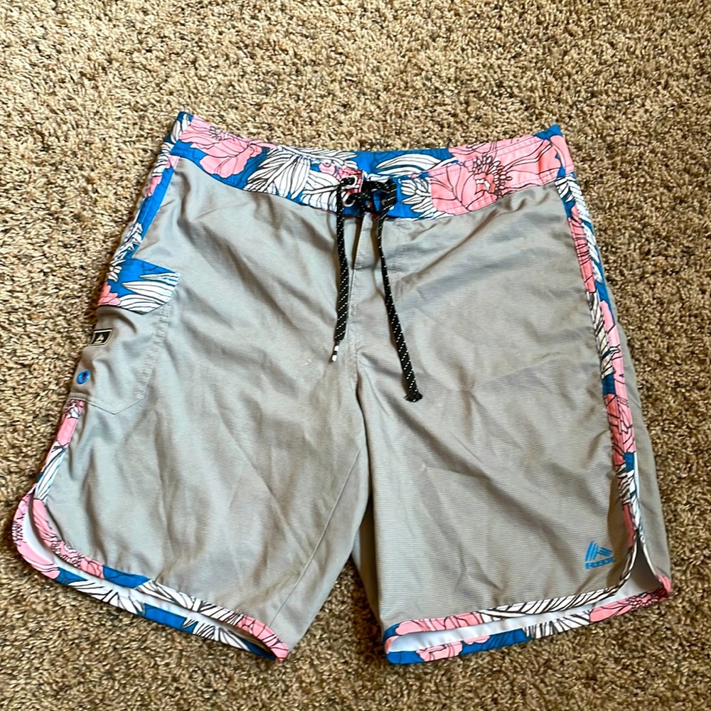 Men’s small RBX board shorts